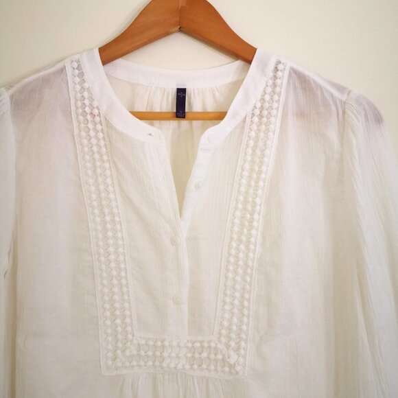 NYDJ 100% Cotton Lace Trimmed Long Sleeve Top Off White Size S - Picture 2 of 5